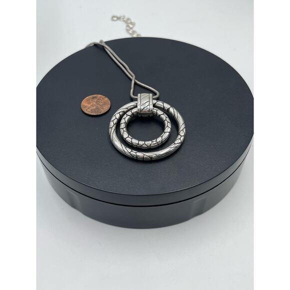 BRIGHTON Silver Tone w/ Patterned
Double Ring Pendant Snake
Chain Necklace for - Picture 9 of 12